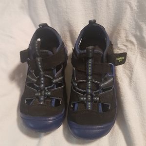 Oshkosh sandals size 9
